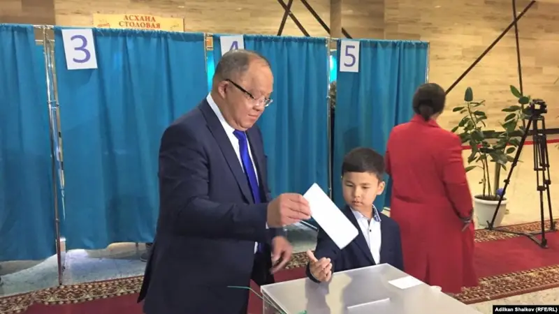 Кандидаттар Рахымбеков пен Ахметбеков дауыс берді