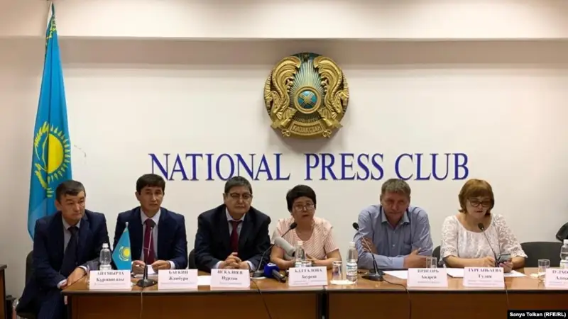 Белсенділер сайлау заңына өзгерту үшін референдум өткізуді ұсынды