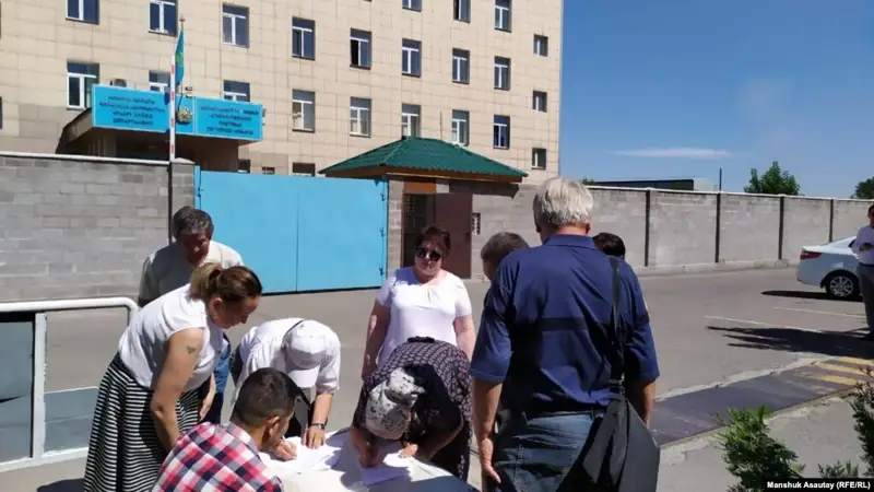 Белсенділер денсаулығы нашарлаған Тұрымбетовті босатуды сұрады