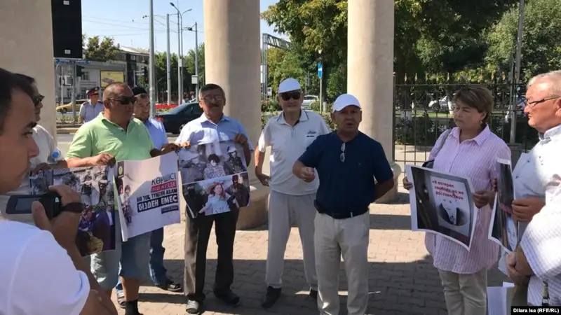 Шымкентте алғашқы Конституцияны қайтаруды талап етті