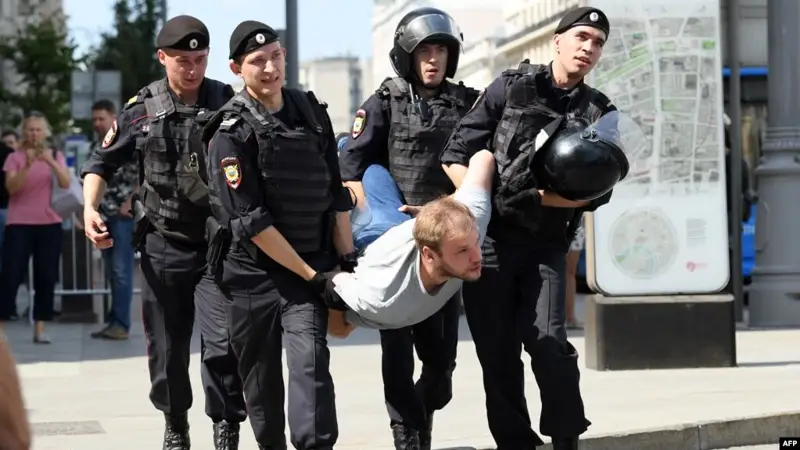Әділ сайлау талап еткен мәскеулік наразылар сотқа тартыла бастады