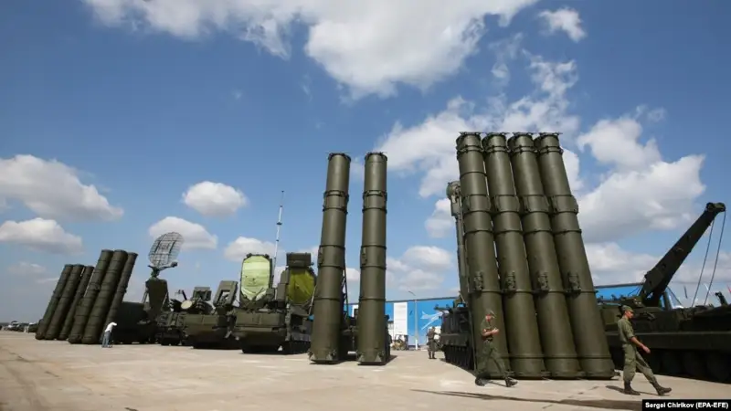 Түркияға ресейлік С-400 ракета кешенінің алғашқы партиясы жеткізілді