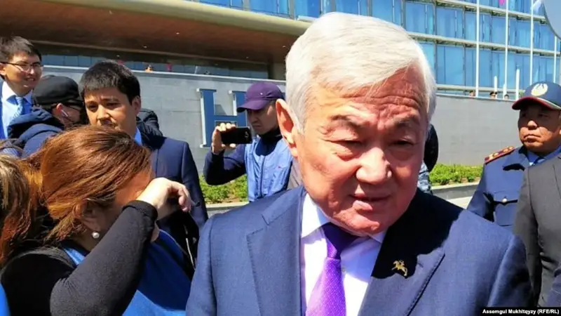 Өкілеті аяқталуға тақаған Сапарбаев премьердің орынбасары болып тағайындалды