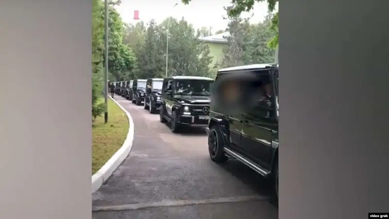 Gelandewagen кортежінен кейін әскери мектептің директоры жұмыстан шықты