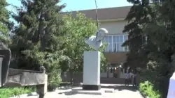 Алматы облысында екі Калинин ескерткішін құлатты