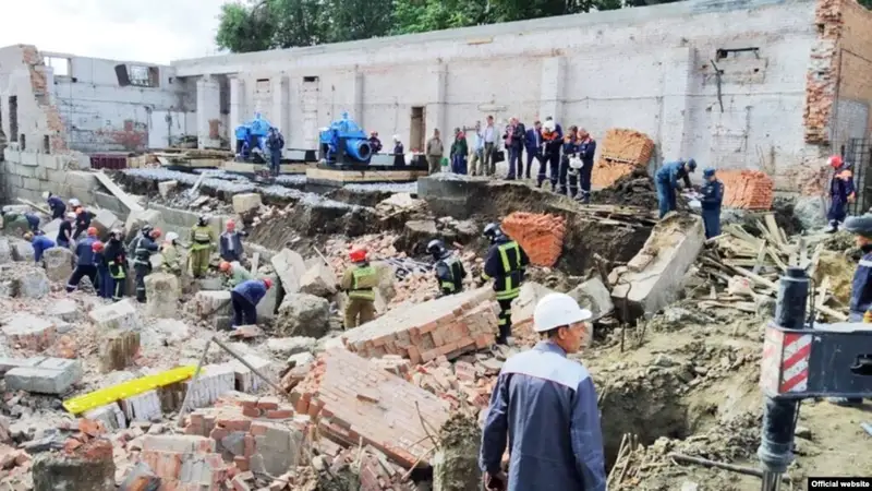 Новосибирскіде ғимарат қабырғасы құлап, кемінде екі адам қаза тапты