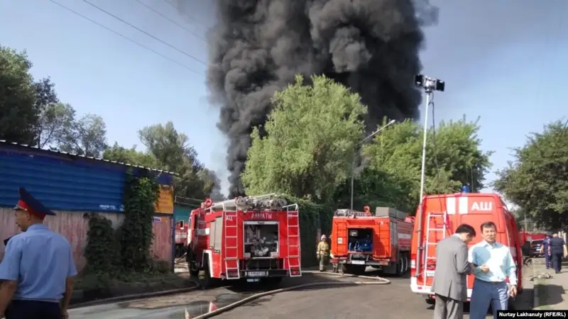 ТЖД: Өрт лак өнімдерін шығаратын қоймадан шыққан