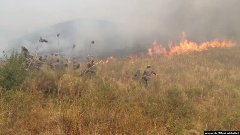 Алматы облысында таудағы өртті сөндіру кезінде үш адам мерт болды