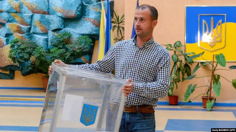 Украинада парламент сайлауы басталды