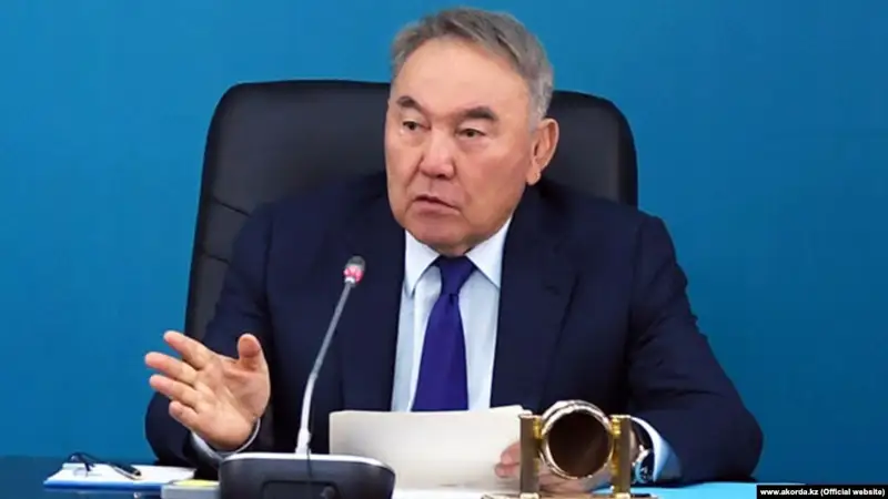 Назарбаев: Ерте сайлау туралы сөзді доғару керек