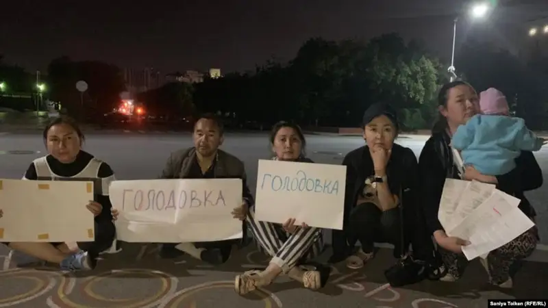 Нұр-сұлтандық үш белсенді полиция әкеткен гаджеттерін қайтаруды талап етті