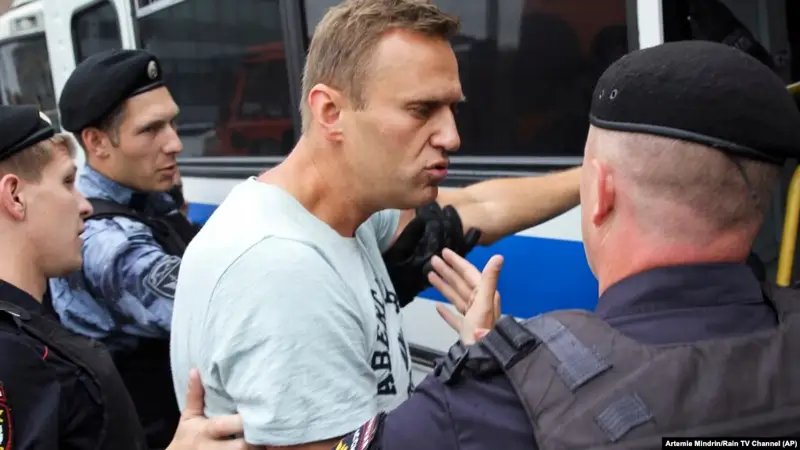 Ресей соты Алексей Навальныйды он тәулікке қамады