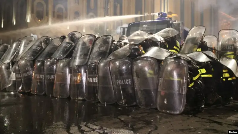 Грузияда арнайы жасақ басшысы митингідегі қақтығыстан соң қызметінен шеттетілді