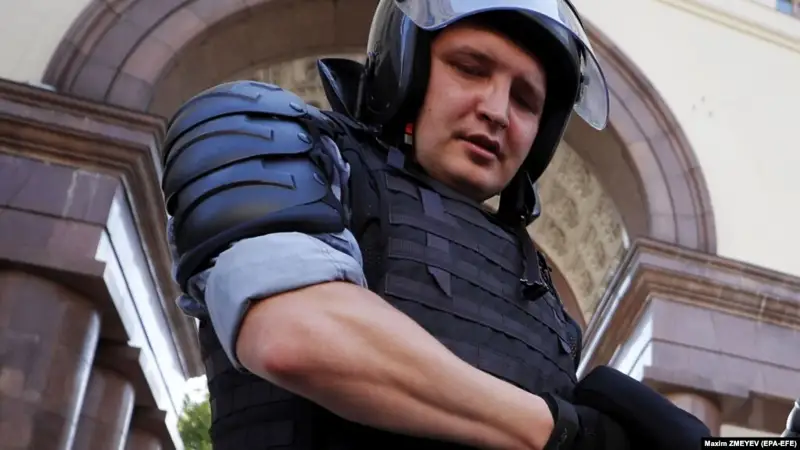 Мәскеу орталығында полиция шерушілерді ұстап жатыр