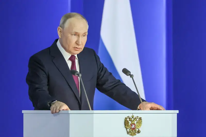 Оқшауланған Ресей: Путин тұтқындала ма?
