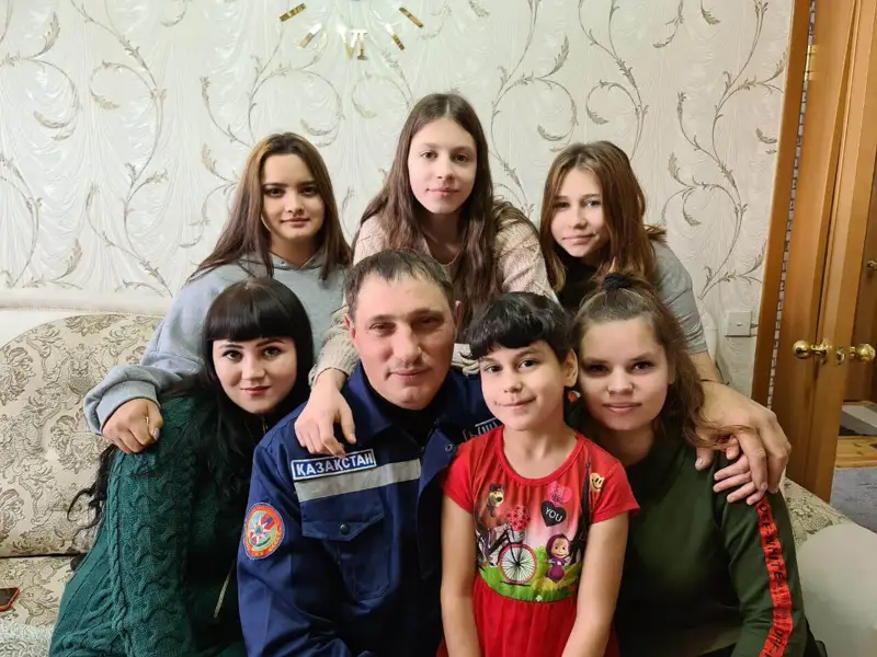 Жетімдерді бауырына басқан құтқарушы