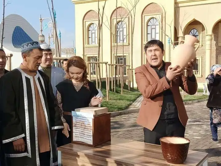 Түркістанға Саураннан керуен келді