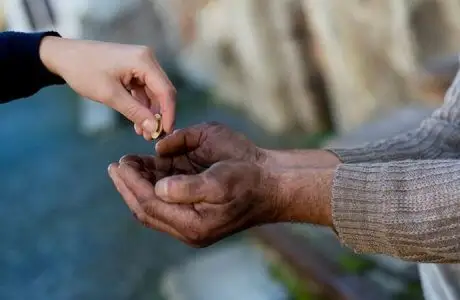 Халық аш құрсақ, Үкіметтен үміт аз...