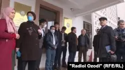 Душанбе соты экстремизммен айыпталған журналист ісін кейінге қалдырды