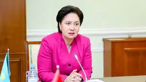 Әбдіхалықова шахмат тақтасынан «ханның қызын» іздеп жүр