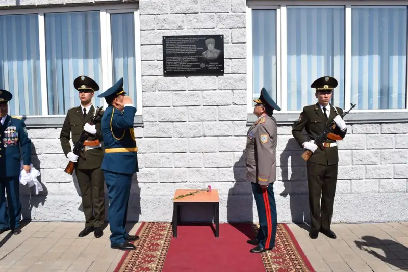 Щучинск қаласында өрт сөндірушіге арналып мемориалдық тақта орнатылды