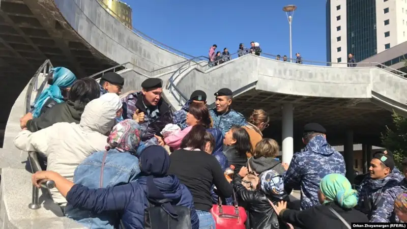 Әйелдердің Ақордаға шабуылы