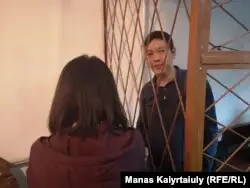 Әнуар Әшіралиев сот залында. Алматы, 6 қараша 2019 жыл.