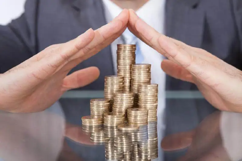 Көп қаржы түрлі қитұрқылықтарға итермелейді