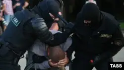 Минск жаппай тәртіпсіздікті ұйымдастырған адамдардың ұсталғанын хабарлады