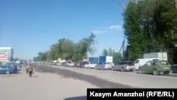 Талғар жақтан Алматыға бара жатқан автокөлік. 11 мамыр 2020 жыл.