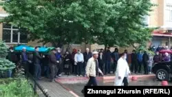 Ақтөбеде белсенді Серік Оразовты ақтық сапарға шығарып салды