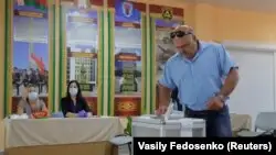 Беларусьтегі сайлау: Интернет байланысы нашарлап, учаскелерде кезек пайда болды