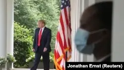 Трамп Гонконгті ерекше мәртебесінен айыратынын хабарлады
