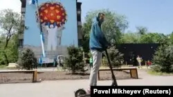 Індетпен күресте көз жұмған екі дәрігерге Қазақстанның Еңбек Ері атағы берілді