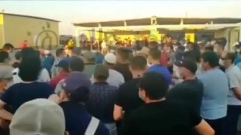 Теңізде жұмысшылар ереуілге шықты