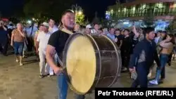 Белсенділер - экстремист емес. Алматыда жүз шақты адам шеру өткізді