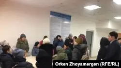Нұр-Сұлтанда бір топ ана жәрдемақының жаңаша төленуіне наразылық білдірді