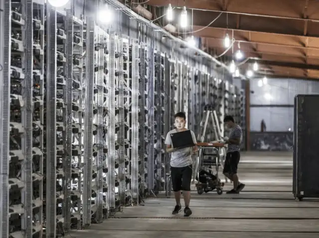 Заңсыз майнерлерден 200 мың теңге криптовалюта тәркіленді