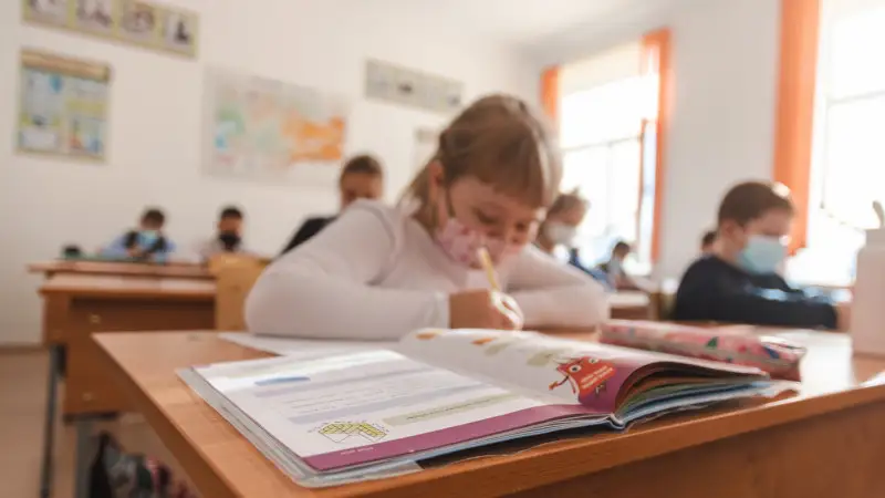 Министр оқу жылы неге ұзарғанын түсіндірді