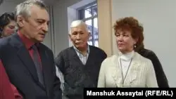 Белсенді Арзамасоваға оқ ату ісі бойынша сотта айыптау актісі оқылды