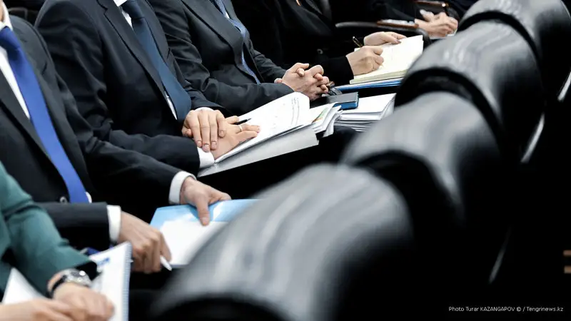 Билік пен халық арасында байланыс болуы керек