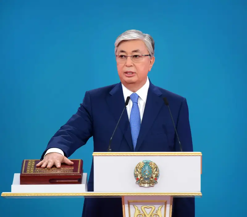 Тоқаев қазақстандықтарды Конституция күнімен құттықтады