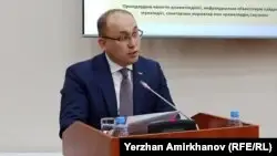 Абаев мәжіліске Бейбіт митинг туралы даулы заң жобасын апарды