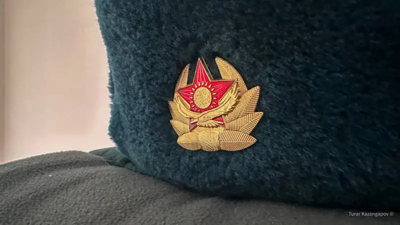 Алматыда 88 миллион теңгенің әскери киімі ұрланып, барахолкада сатылған