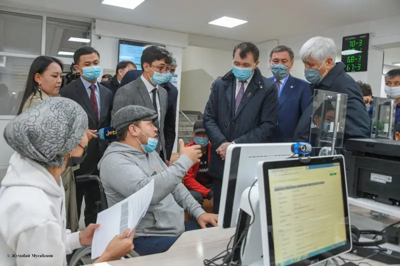 Шпекбаев кәсіпкерлермен, блогерлермен, БАҚ өкілдерімен кездесті