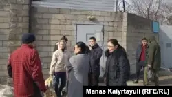 22 ақпандағы митинг қарсаңында қамалғандарға туыстары барды