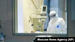 Қырғызстанда жүзден астам дәрігерге коронавирус жұққан