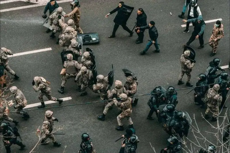 Тоқаев: Парызымыз - қанды қылмыс жасалғанын ұмытпай,  содырларды жазаға тарту