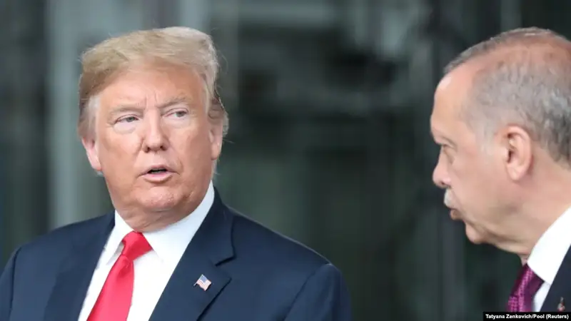 Трамп Сириядағы әскери операциясын тоқтатқан Түркиядан санкциясын алды