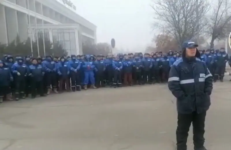 Жаңаөзенде жұмысшылар Тоқаевқа үндеу жолдады (видео)